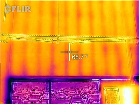 mur en béton avec caméra à vision thermique